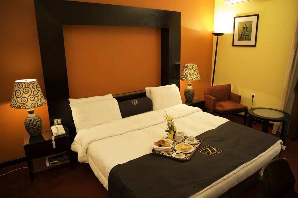 Heden Golf Hotel Abidjan Buitenkant foto