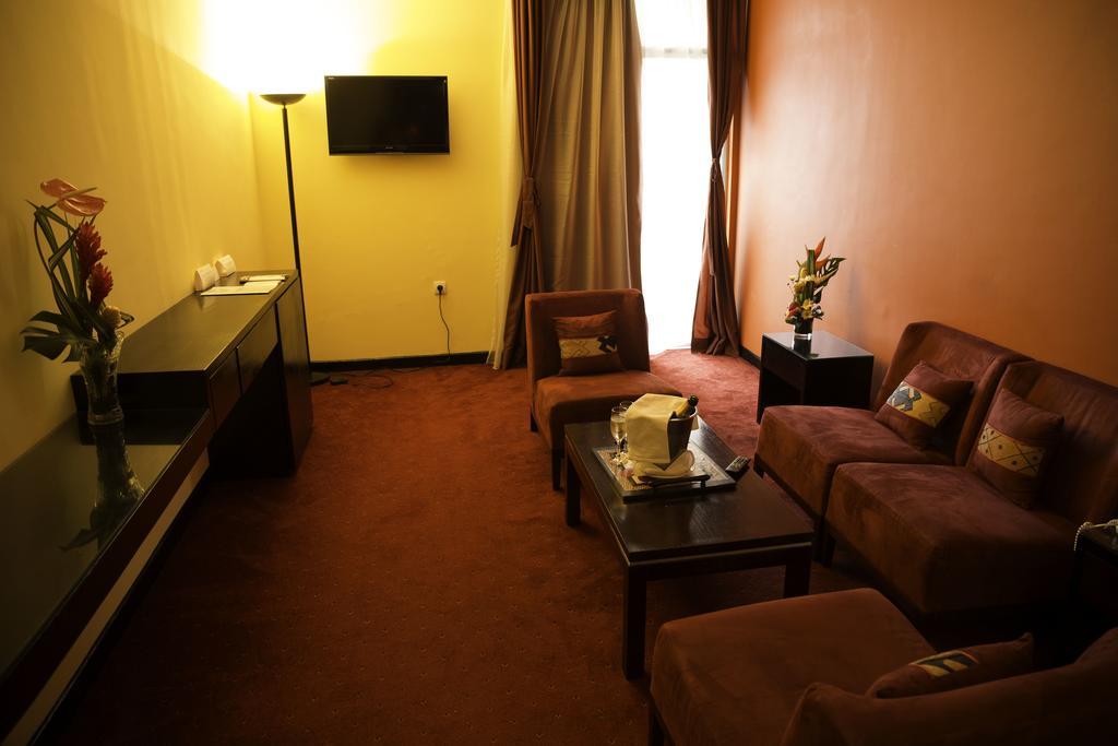 Heden Golf Hotel Abidjan Buitenkant foto