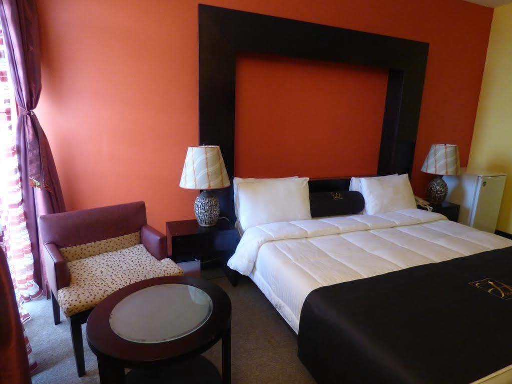 Heden Golf Hotel Abidjan Buitenkant foto