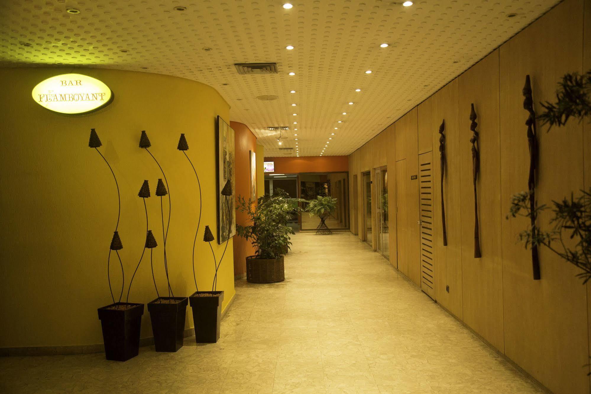 Heden Golf Hotel Abidjan Buitenkant foto