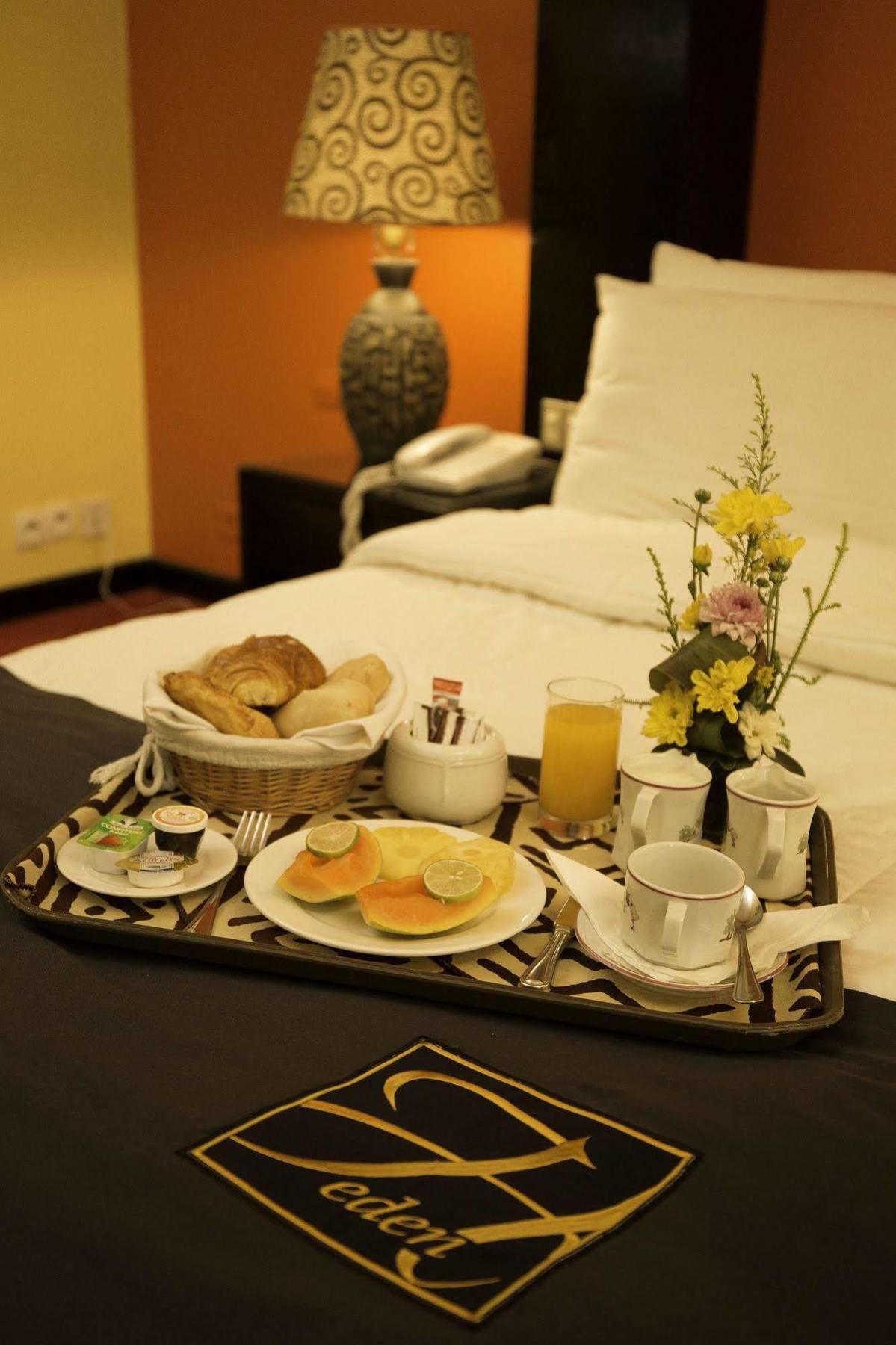 Heden Golf Hotel Abidjan Buitenkant foto